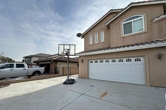 18105 Lakeview Dr in Victorville, CA - Building Photo - Building Photo