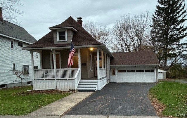 83 Campbell Ave in Yorkville, NY - Foto de edificio