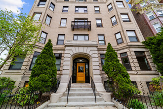 137 Peterborough St, Unit 2 in Boston, MA - Foto de edificio - Building Photo