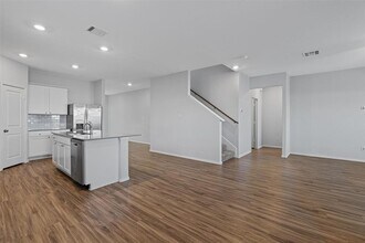 321 Arnage Dr in Hutto, TX - Building Photo - Building Photo