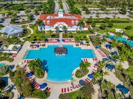7193 Dominica Dr in Naples, FL - Building Photo