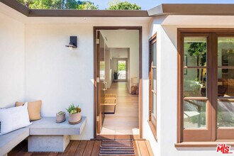 3279 Ledgewood Dr in Los Angeles, CA - Building Photo - Building Photo