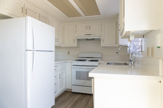 1024 W Atkins Ave in Ridgecrest, CA - Building Photo - Building Photo