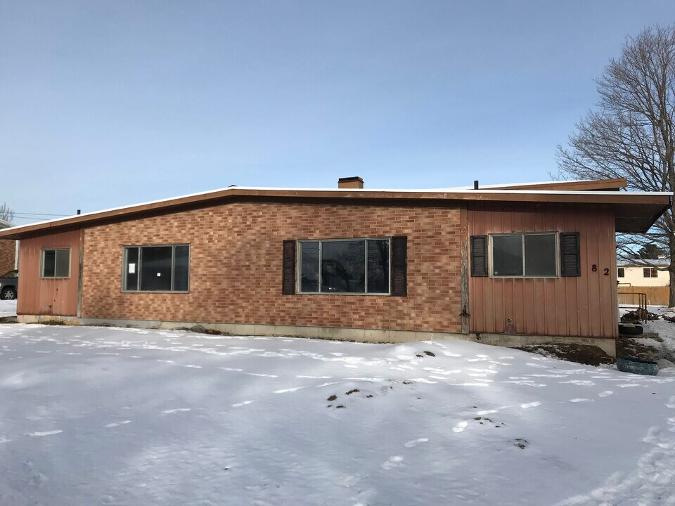 80 Kincheloe Dr in Kincheloe, MI - Building Photo