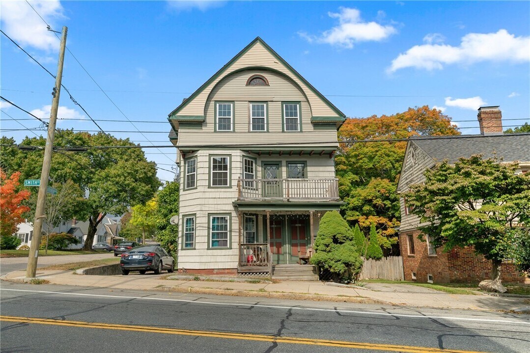 1309 Smith St, Unit 1309 Smith St Unit 2 in Providence, RI - Building Photo