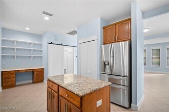 12129 Country Day Cir in Ft. Myers, FL - Building Photo - Building Photo