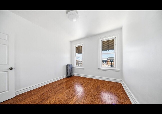 40-15 155th St in Queens, NY - Foto de edificio - Building Photo