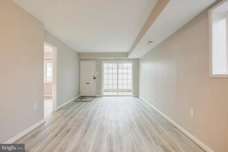 5615 Franconia Rd, Unit 104 in Alexandria, VA - Building Photo - Building Photo