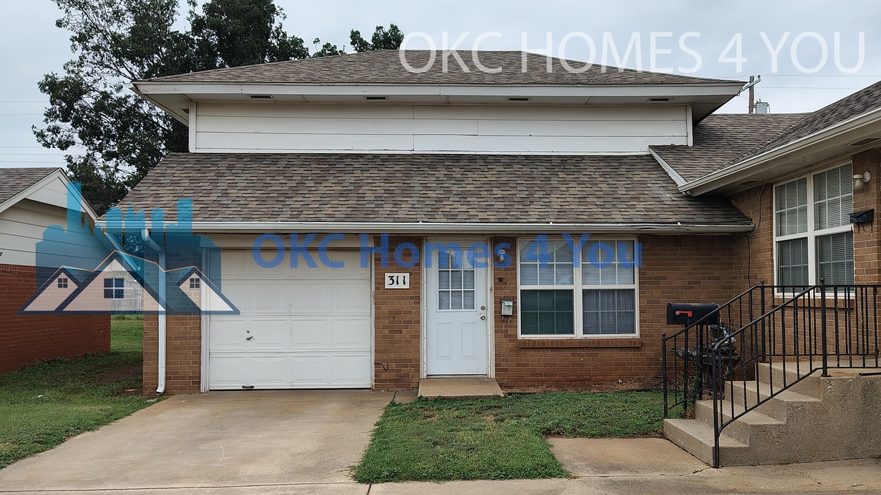 311 W Vandament Ave in Yukon, OK - Building Photo