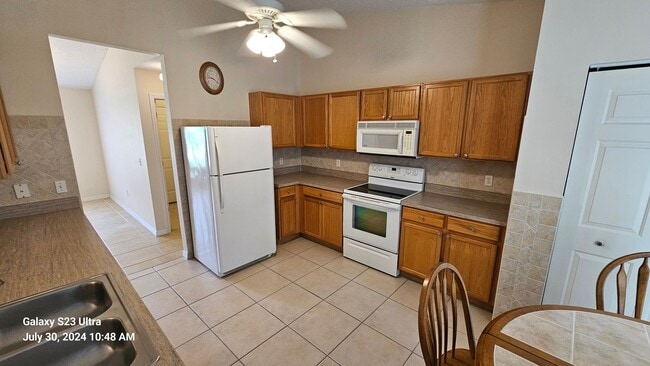 33 Fenwick Ln in Palm Coast, FL - Building Photo - Building Photo