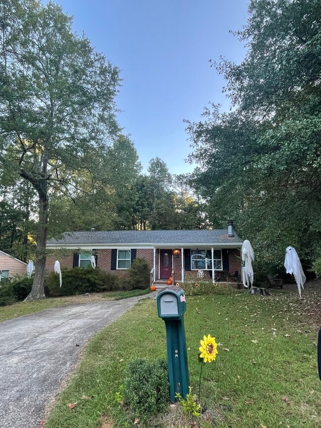 130 Oliver Cir in Athens, GA - Building Photo - Building Photo