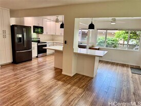 981 Wainiha St in Honolulu, HI - Building Photo