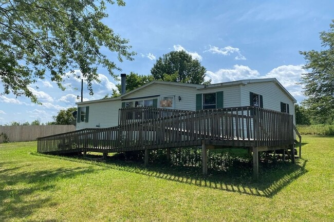 property at 198 Lansingville Rd