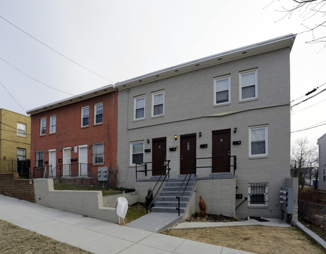 425 60th St NE in Washington, DC - Foto de edificio - Building Photo