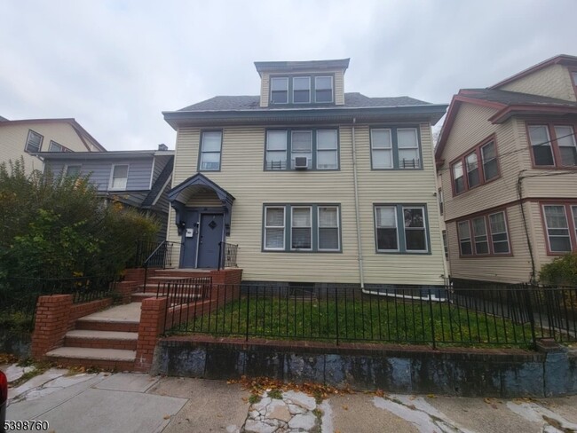 68 Huntington Terrace in Newark, NJ - Building Photo - Building Photo