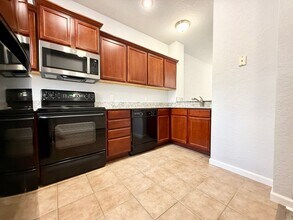 611-B Grove in Springdale, AR - Building Photo - Building Photo