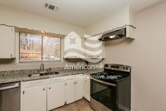 3025 Charleston Dr in Jackson, MS - Foto de edificio - Building Photo