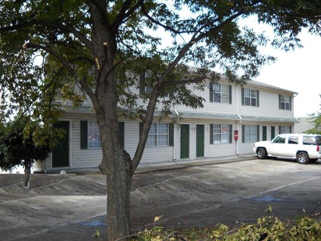 201 S Spencer St in Dalton, GA - Foto de edificio