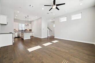 746 W Donovan St in Houston, TX - Building Photo - Building Photo