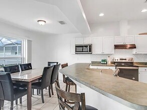 130 SW 31st Ave in Cape Coral, FL - Building Photo - Building Photo