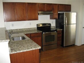 41 Grand St in Danbury, CT - Building Photo - Building Photo