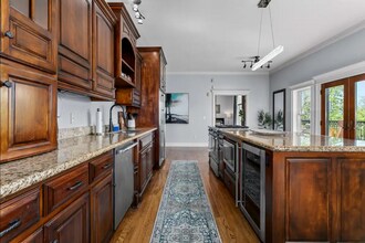 1715 Summit St in Kansas City, MO - Building Photo - Building Photo