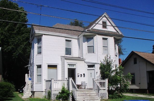 708 N Lee St in Bloomington, IL - Foto de edificio