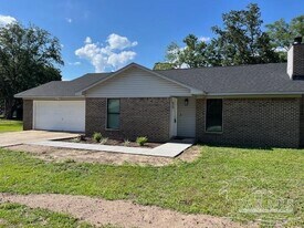 2270 Fairburn St in Pensacola, FL - Building Photo