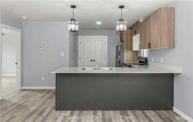 901 Pleasantview Dr in Weslaco, TX - Building Photo - Building Photo