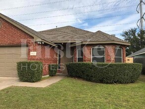 5621 Wellston Dr in Arlington, TX - Building Photo - Building Photo