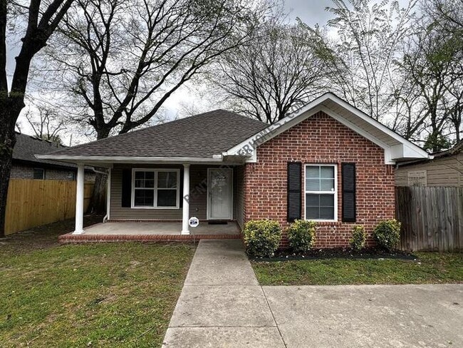 property at 1522 Schaer St