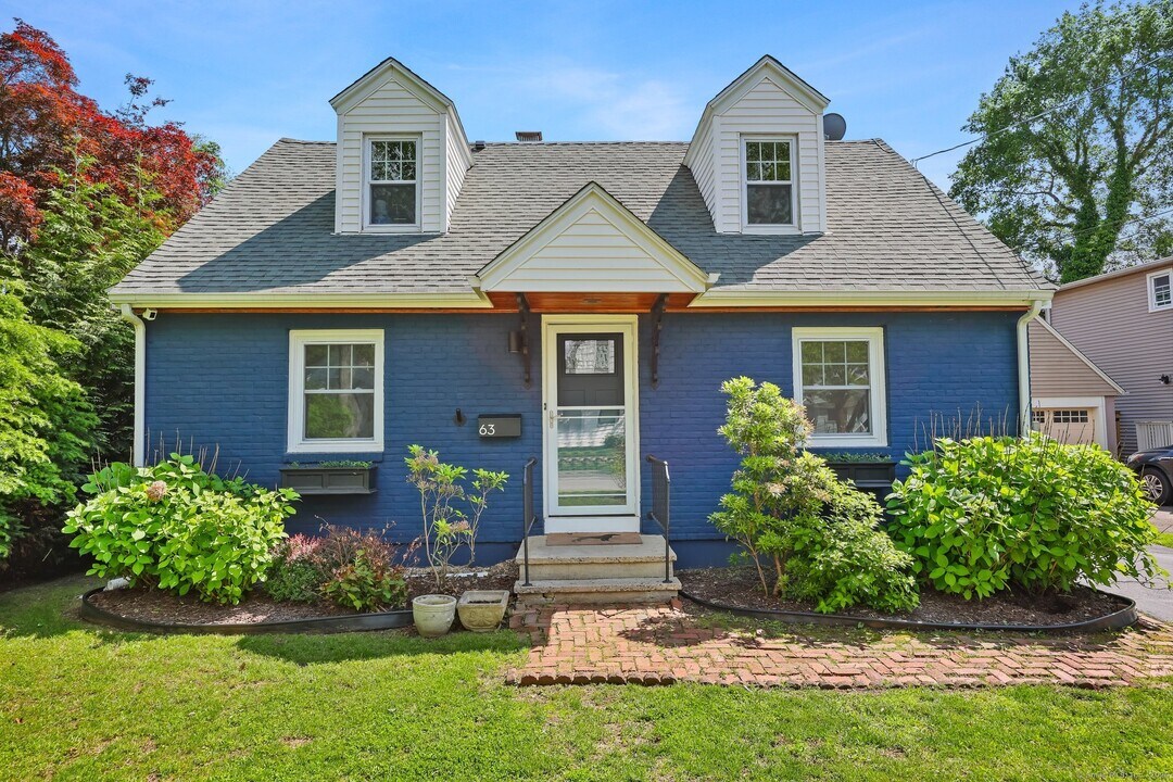 63 Henry St in Fairfield, CT - Building Photo
