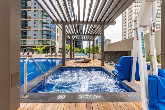 1388 Kapiolani Blvd in Honolulu, HI - Foto de edificio - Building Photo