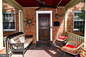 1714 33rd Pl SE in Washington, DC - Building Photo - Building Photo