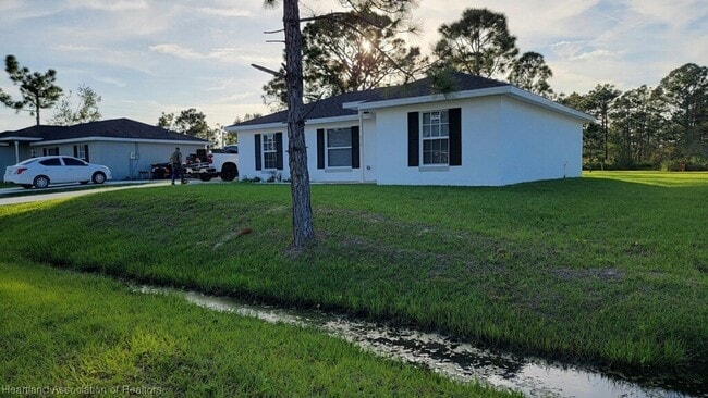 853 Kingfisher Ave NW photo'