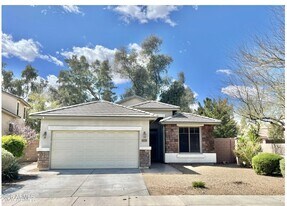 16648 N 172nd Ave in Surprise, AZ - Building Photo