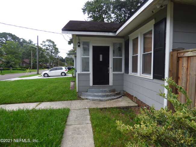 4616 Ramona Blvd in Jacksonville, FL - Building Photo - Building Photo