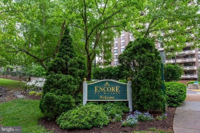 1808 Old Meadow Rd, Unit 507 in McLean, VA - Building Photo - Building Photo