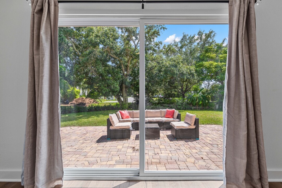 1351 Ohio Ave in Dunedin, FL - Building Photo