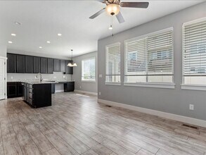 14316 Autumn Path Ln in Riverton, UT - Foto de edificio - Building Photo