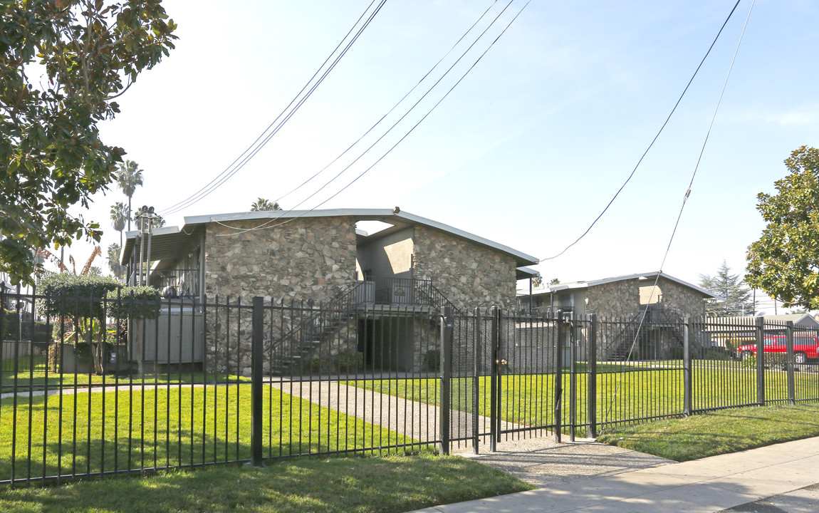 Valley Palms Apartments in San Jose, CA - Building Photo