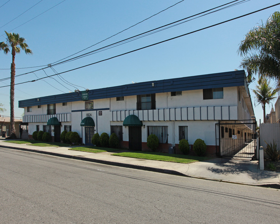 Cordary Court Apartments in Hawthorne, CA - Building Photo