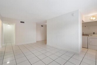 11583 NW 42nd St in Coral Springs, FL - Building Photo - Building Photo