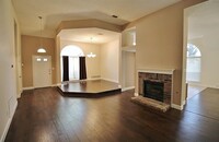 8368 Deep Green Dr in Dallas, TX - Building Photo - Building Photo