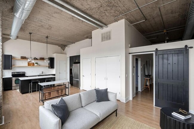 521 S 7th St in Minneapolis, MN - Building Photo - Building Photo