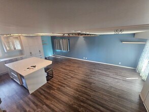 1567 W Jefferson Blvd in Los Angeles, CA - Building Photo - Building Photo