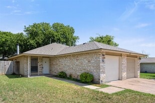 608 Country Aire Dr in Round Rock, TX - Building Photo