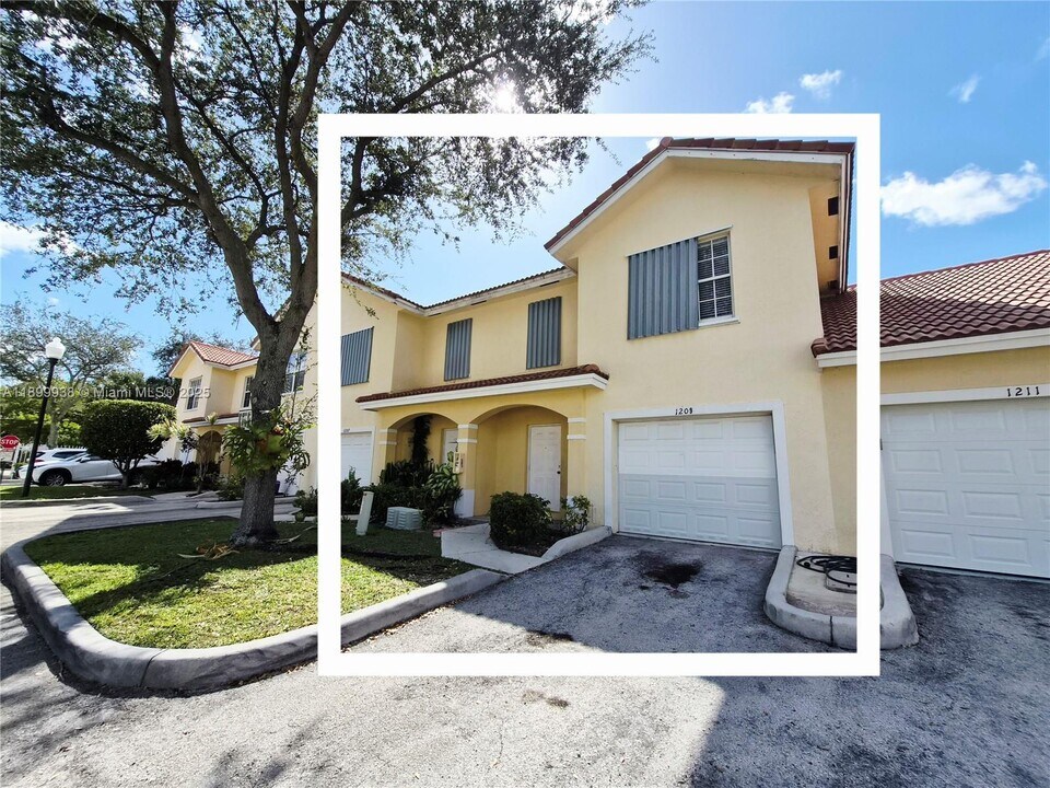 1209 NW 27th Ave in Pompano Beach, FL - Building Photo
