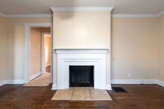 1714 E McDaniel St in Springfield, MO - Building Photo - Building Photo