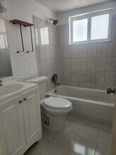 10 NW 48th Pl in Miami, FL - Building Photo - Building Photo